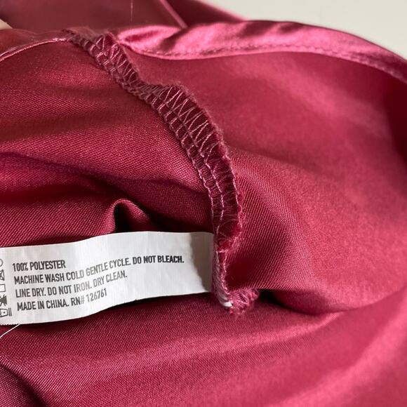 Love for Humanity Couture Satin V-Neck Tank Top Women’s Size Small New NWT - Picture 8 of 10